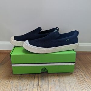 Cariuma loafers size 13